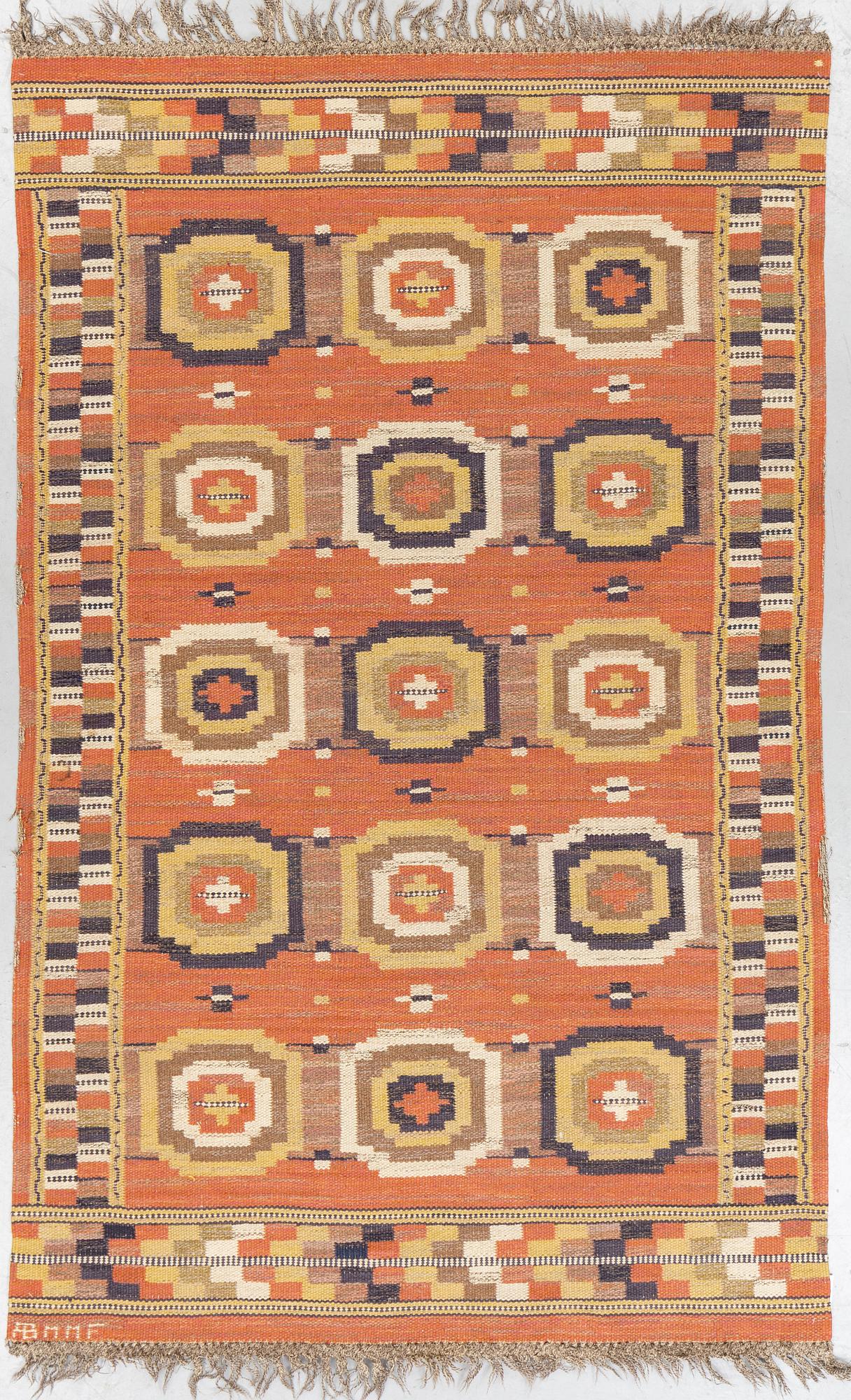 Märta Måås-Fjetterström, a carpet, "Röda Åttan", flat weave, ca 237-239 x 147-149 cm, signed AB MMF.