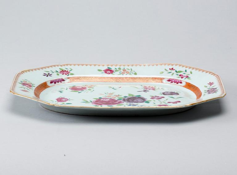 STEKFAT, porslin, Kina, Qianlong (1736-1795).