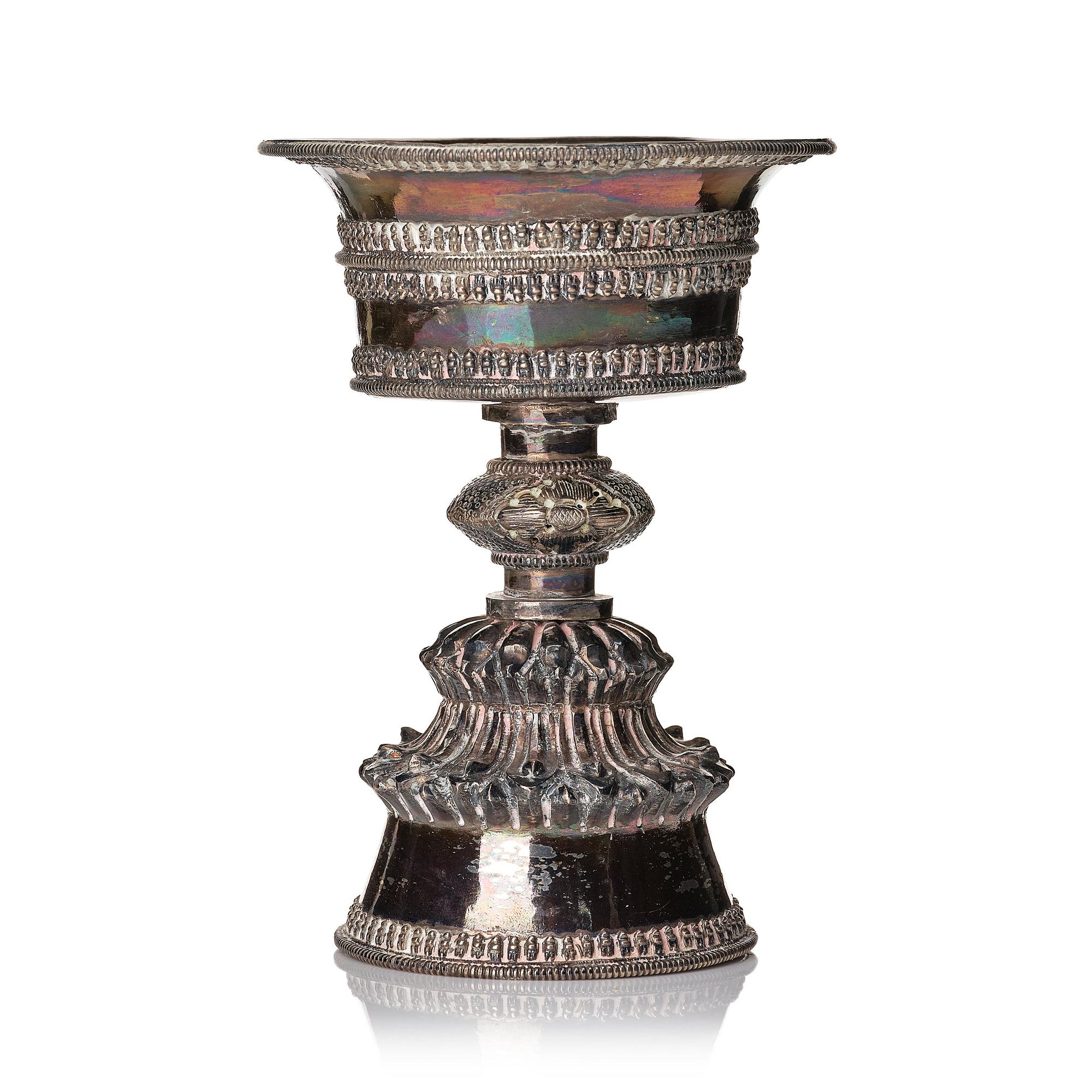 Smörlampa, låghaltigt silver. Tibet, 1800-tal.