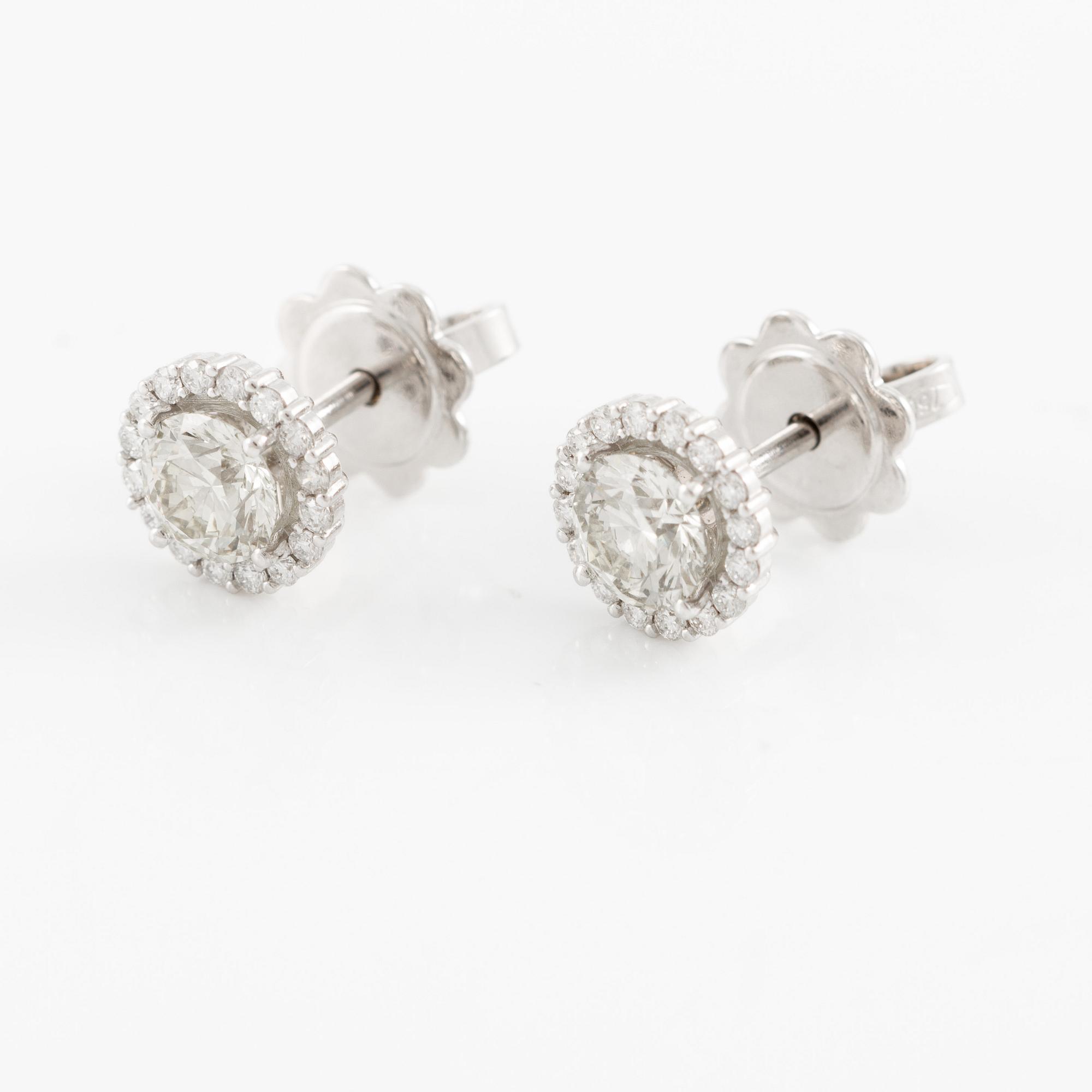 Earrings 18K white gold with yellow brilliant-cut diamonds total weight approx. 0.80 ct.