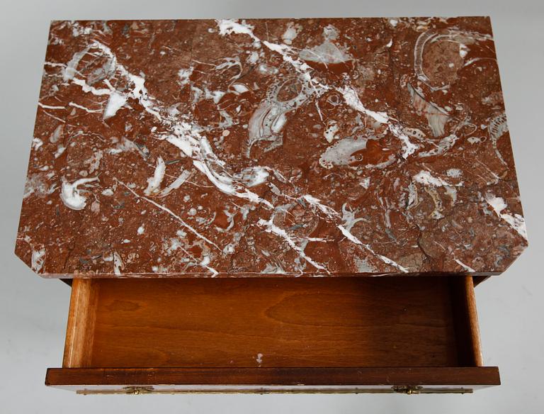 BYRÅ, gustaviansk stil, 1900-talets andra hälft.