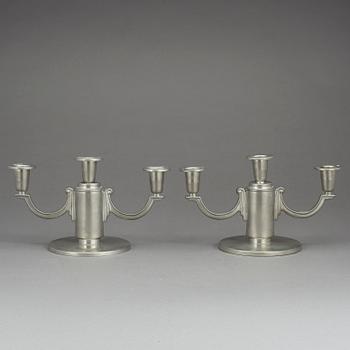 KANDELABRAR, ett par, tenn, art deco, 1930-tal.