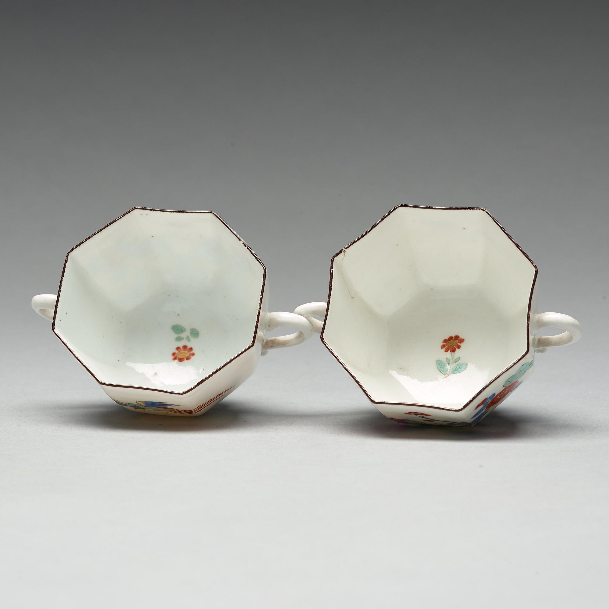 KOPPAR, ett par, porslin. Meissen, 1700-tal.