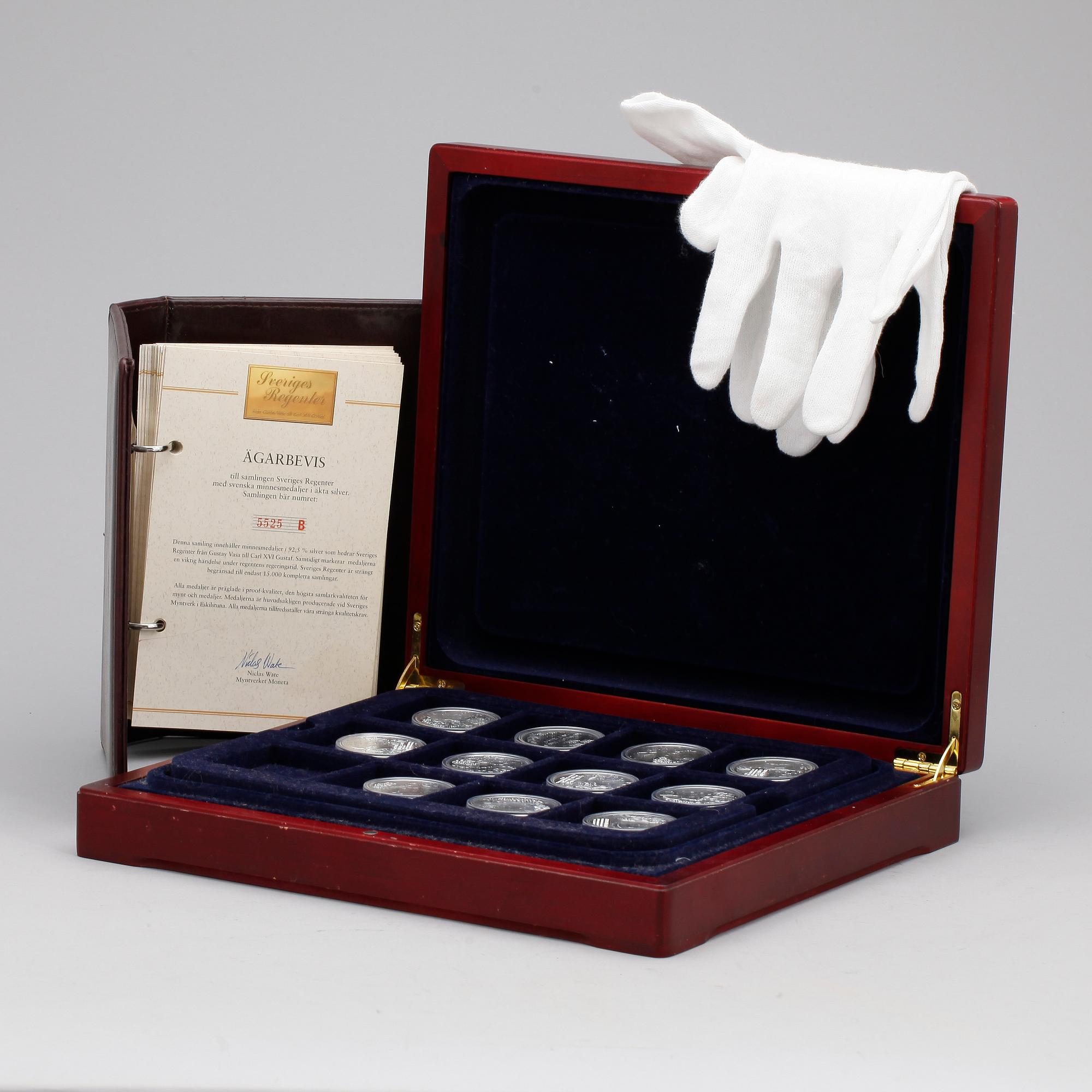 MINNESMYNT, 35 st, sterlingsilver, "Sveriges regenter", ca 945 g.