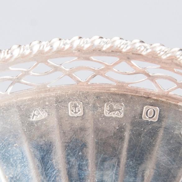 SKÅLAR, 3 st, sterling silver, Birmingham 1934-1938. Vikt 479 g.