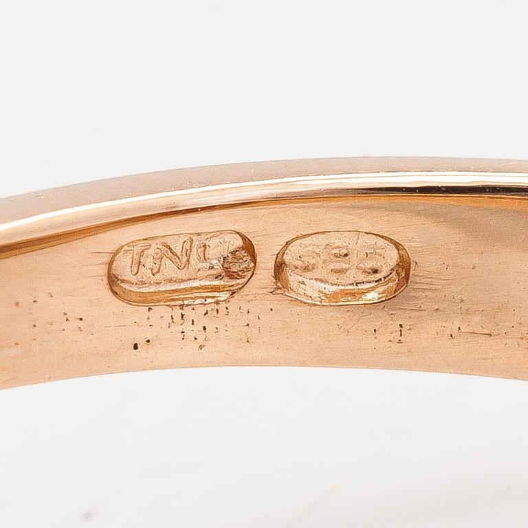 Ring, 14K guld med en oval turmalin.