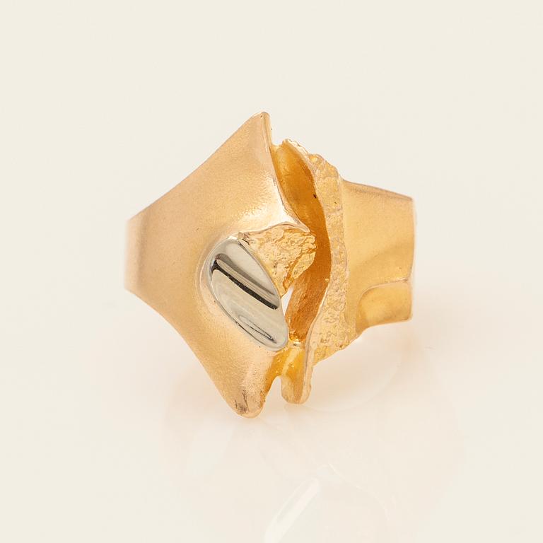 Björn Weckström, ring, "Geisir", 14K gold, Lapponia, Finland.