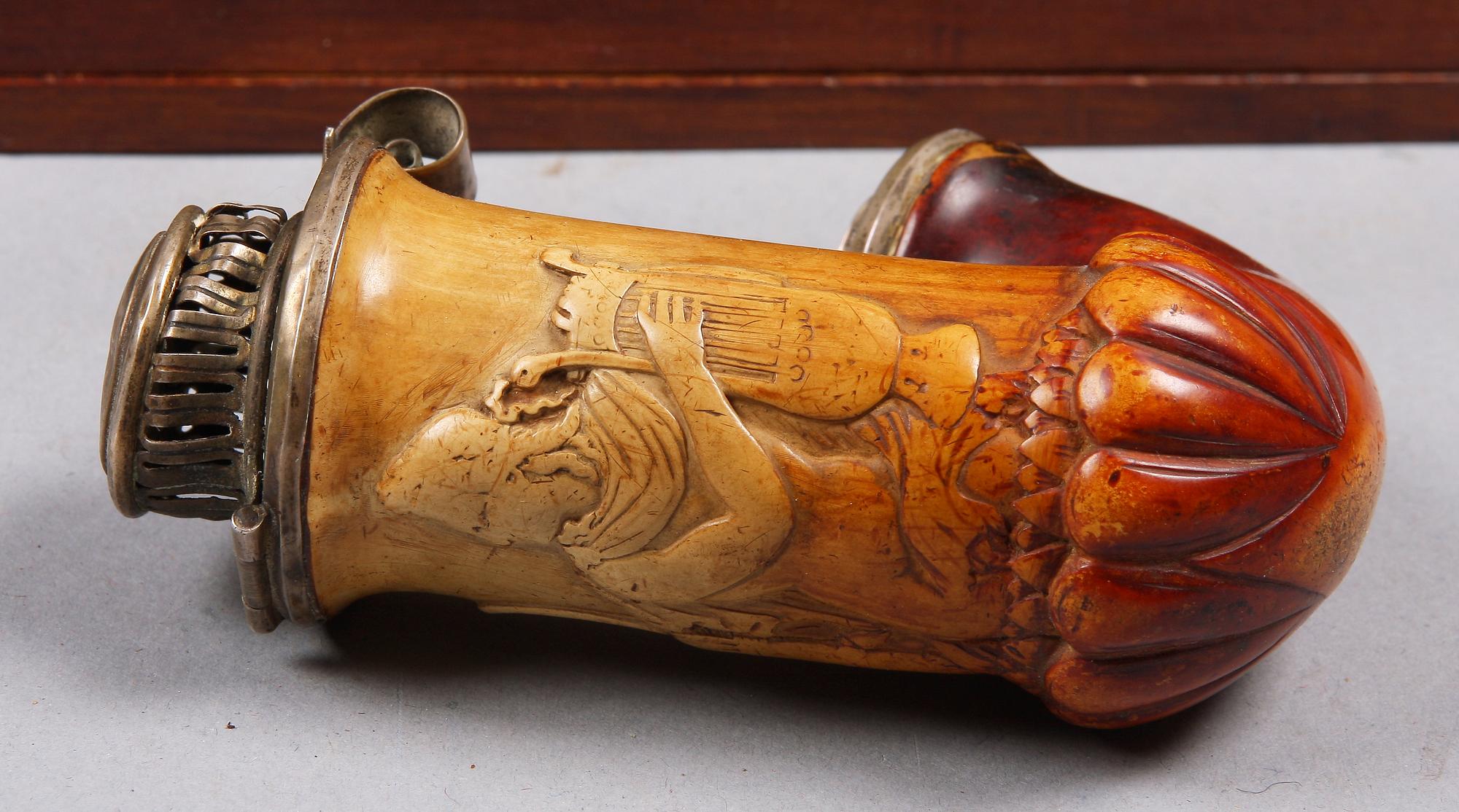 PIPA samt VÄGGSTÄLL, 1800-tal.