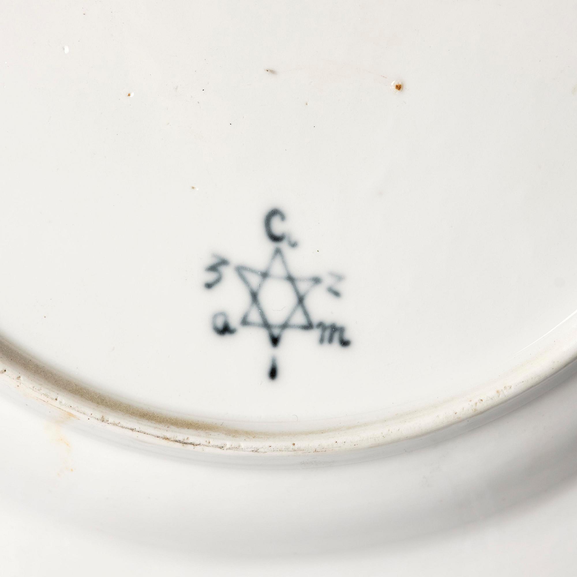 A set of two Nymphenburg plates, Germany, 18th century.