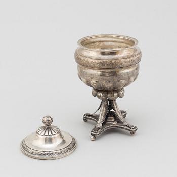 A Finnish 19th century silver sugar-bowl, marked Thomas Lilius, Turku 1843.