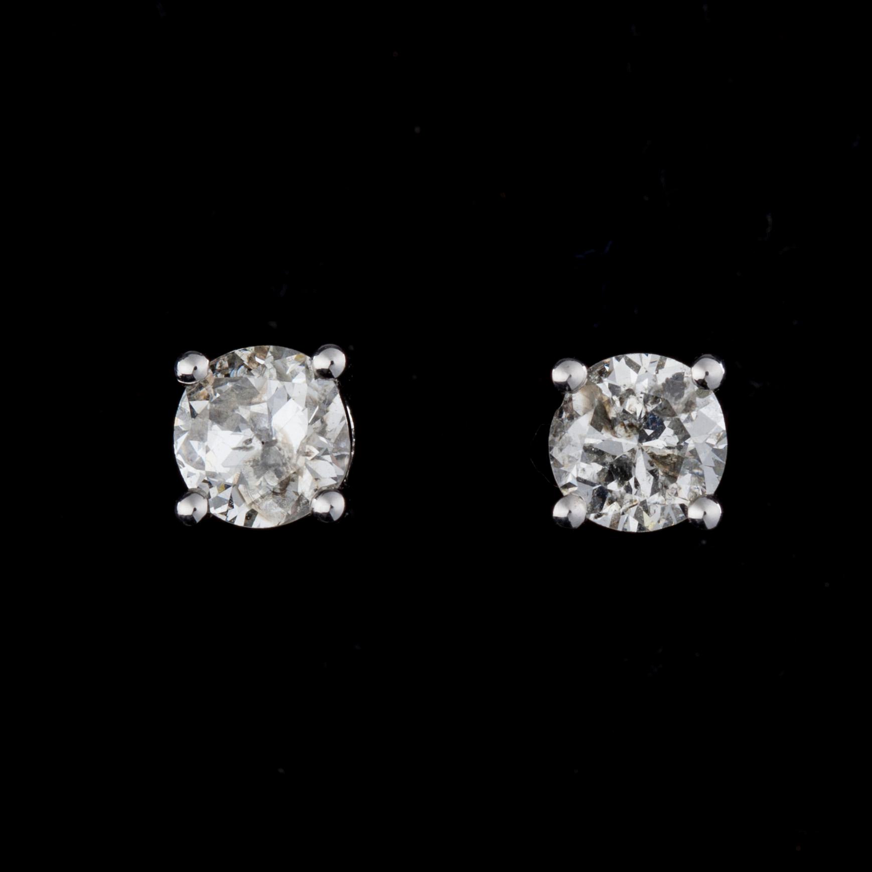ÖRHÄNGEN, 14K vitguld, briljantslipade diamanter tot. 0,92 ct. Vikt 1,5 g.