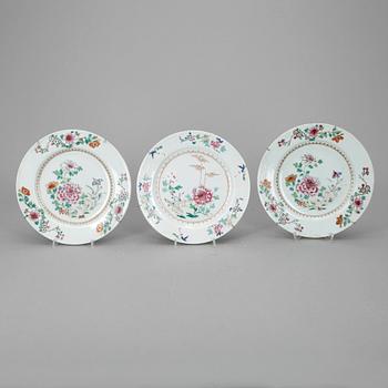 TALLRIKAR, 3st, porslin, Kina, Qianlong 1736-1795.