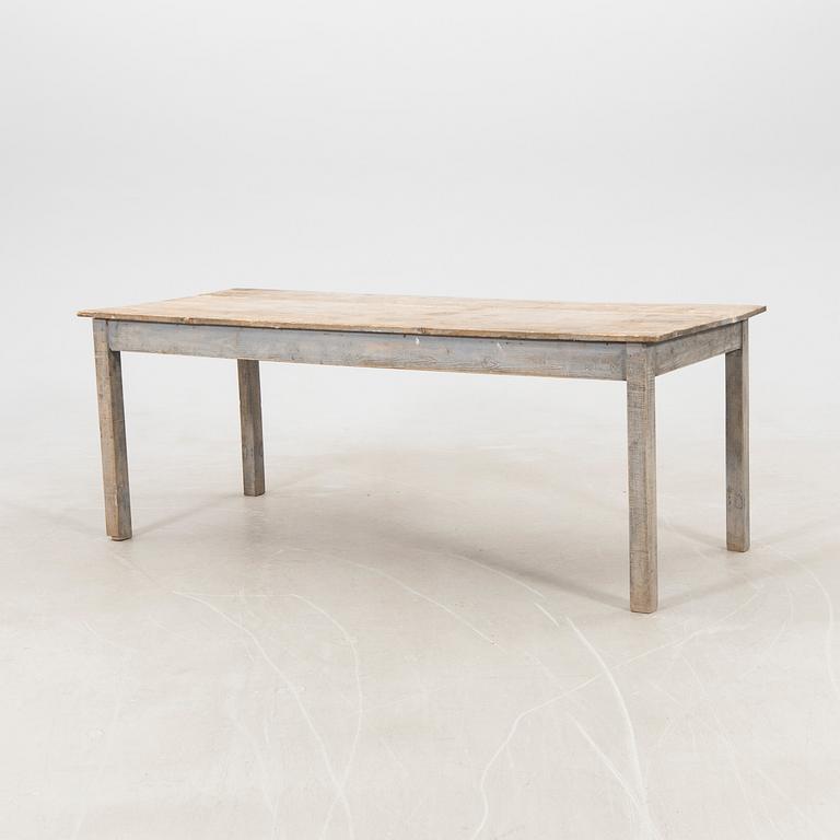 Bord 1900-talets första hälft.