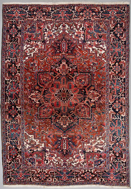 MATTA, semiantik/old, Heris, ca 345 X 241 cm.