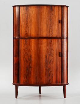 HÖRNSKÅP, Arne Hovmand-Olsen för Skovmand & Andersen, Danmark, 1900-talets andra hälft.