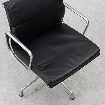 Charles & Ray Eames, Office chair, “EA208 Soft Pad Chair”, Vitra.