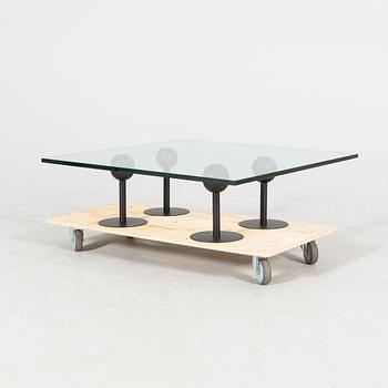 Philippe Starck, soffbord "Pepper Young" för Dis 1980-tal.