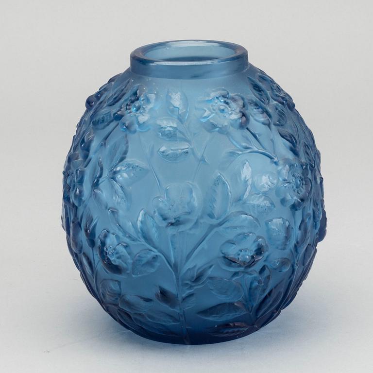 VERLYS, an Art Deco moulded glass vase around 1930.