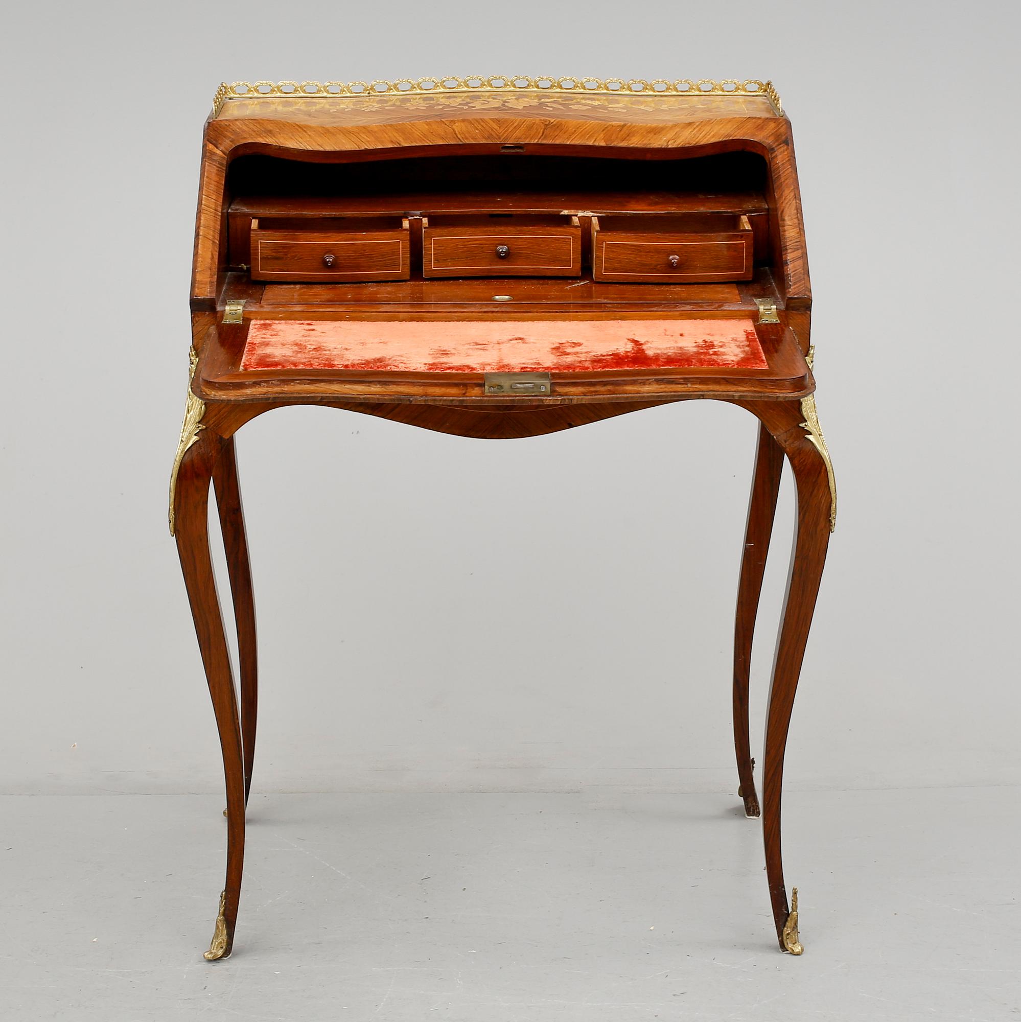 DAMARBETSBORD, rokokostil, 1900-tal.
