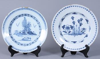 TALLRIKAR, 2 st, fajans, 1800-tal.