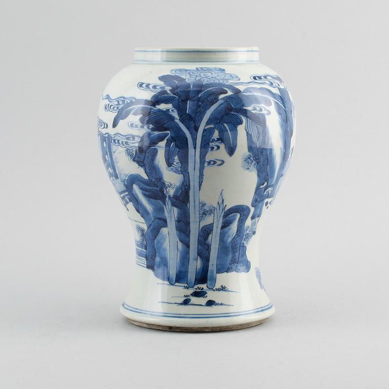 VAS, porslin. Qingdynastin, Kangxi (1662-1722).