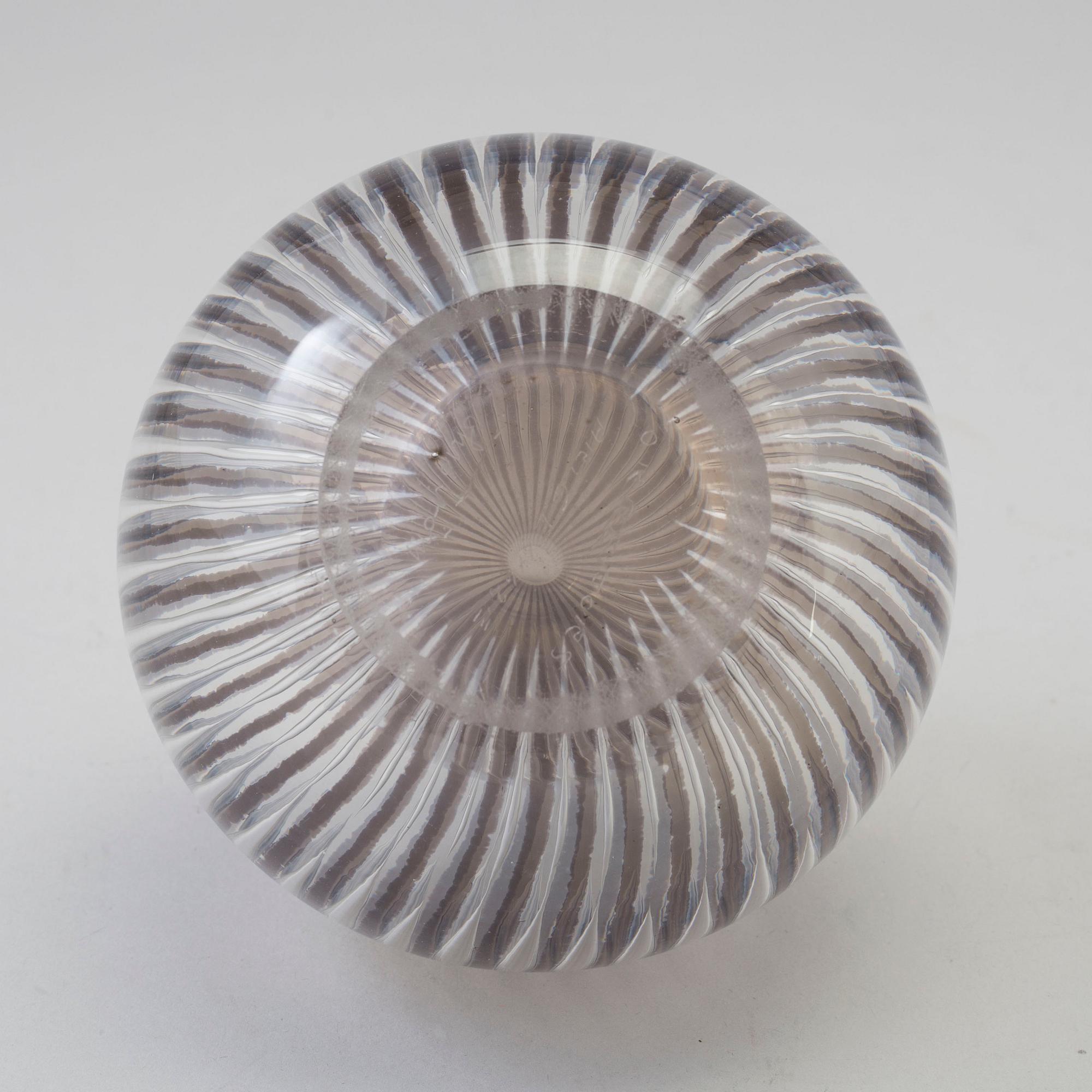 an Ariel glass vase by Edvin Öhrström.
