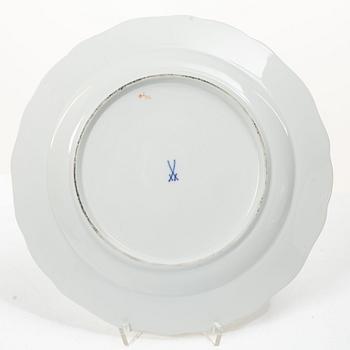 Meissen, A 55 piece "Meissen Rose" (Rote rose/Meissener rose) porcelain dinner service, 20th century.