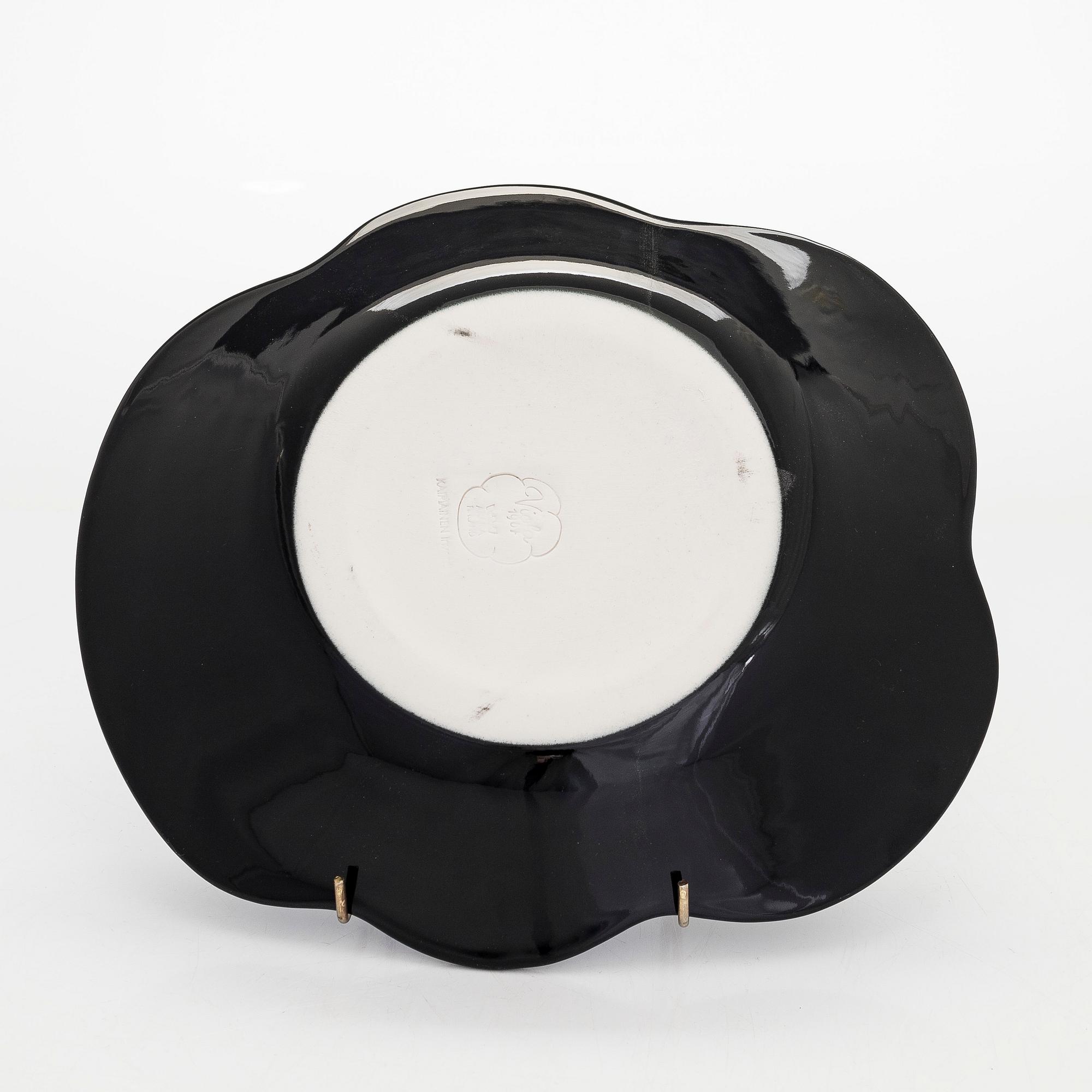 Birger Kaipiainen, a ceramic plate, 'Viola' 1967 Arabia