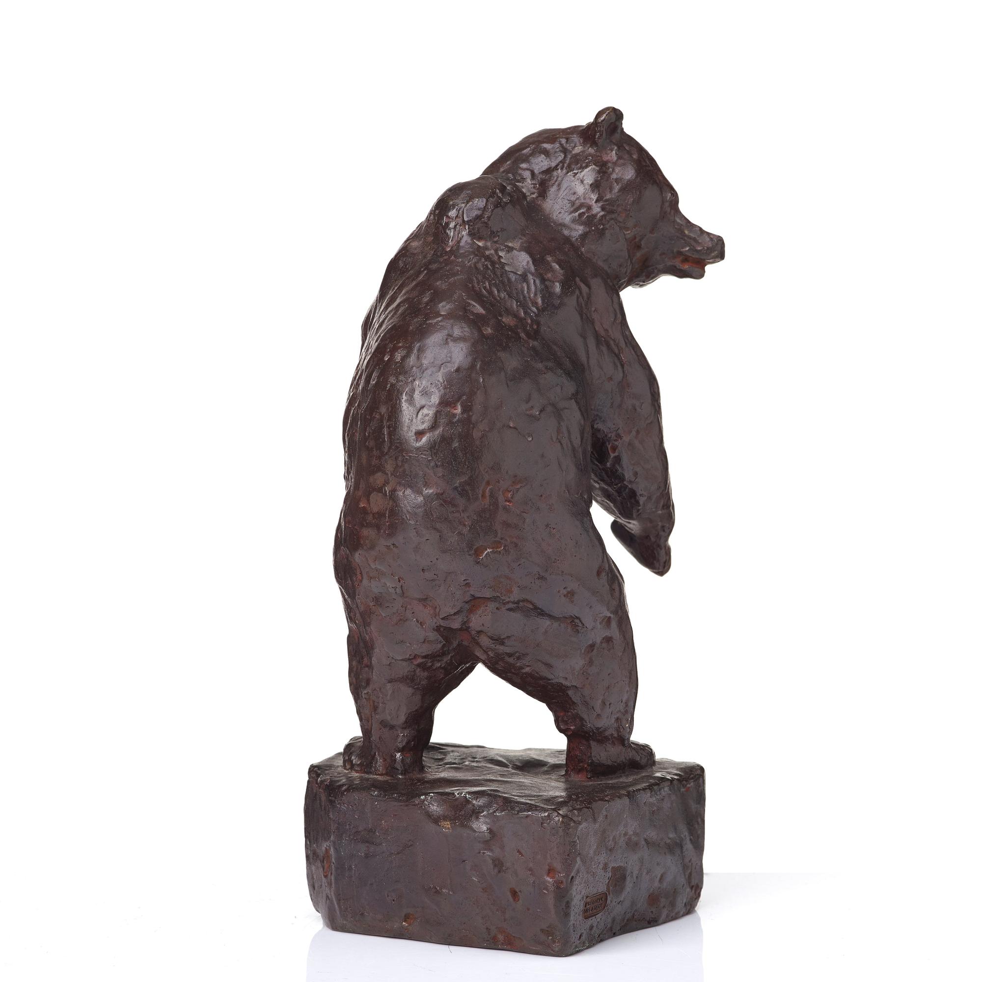 Arvid Knöppel, Standing bear.