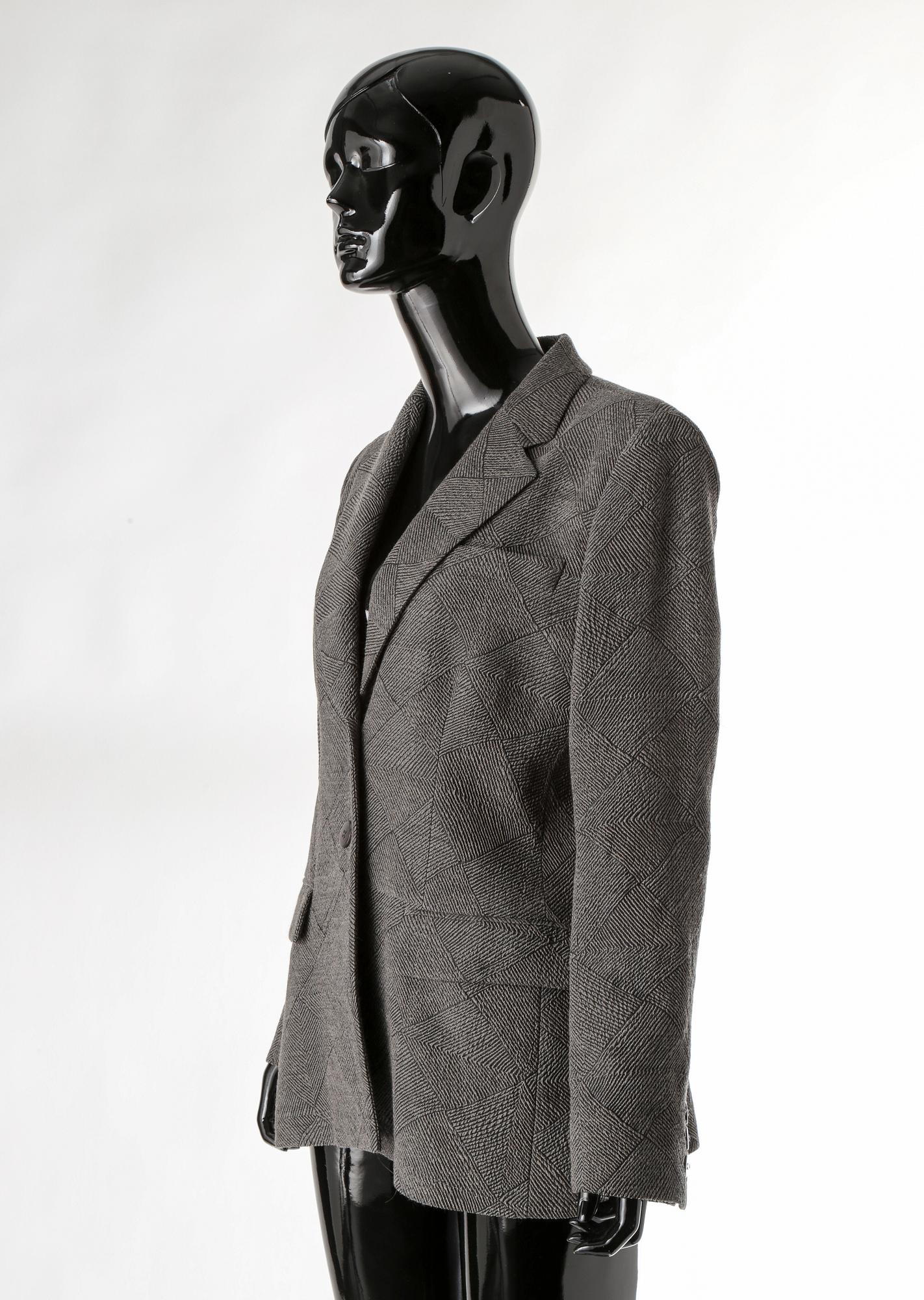 KAVAJ, Armani.
