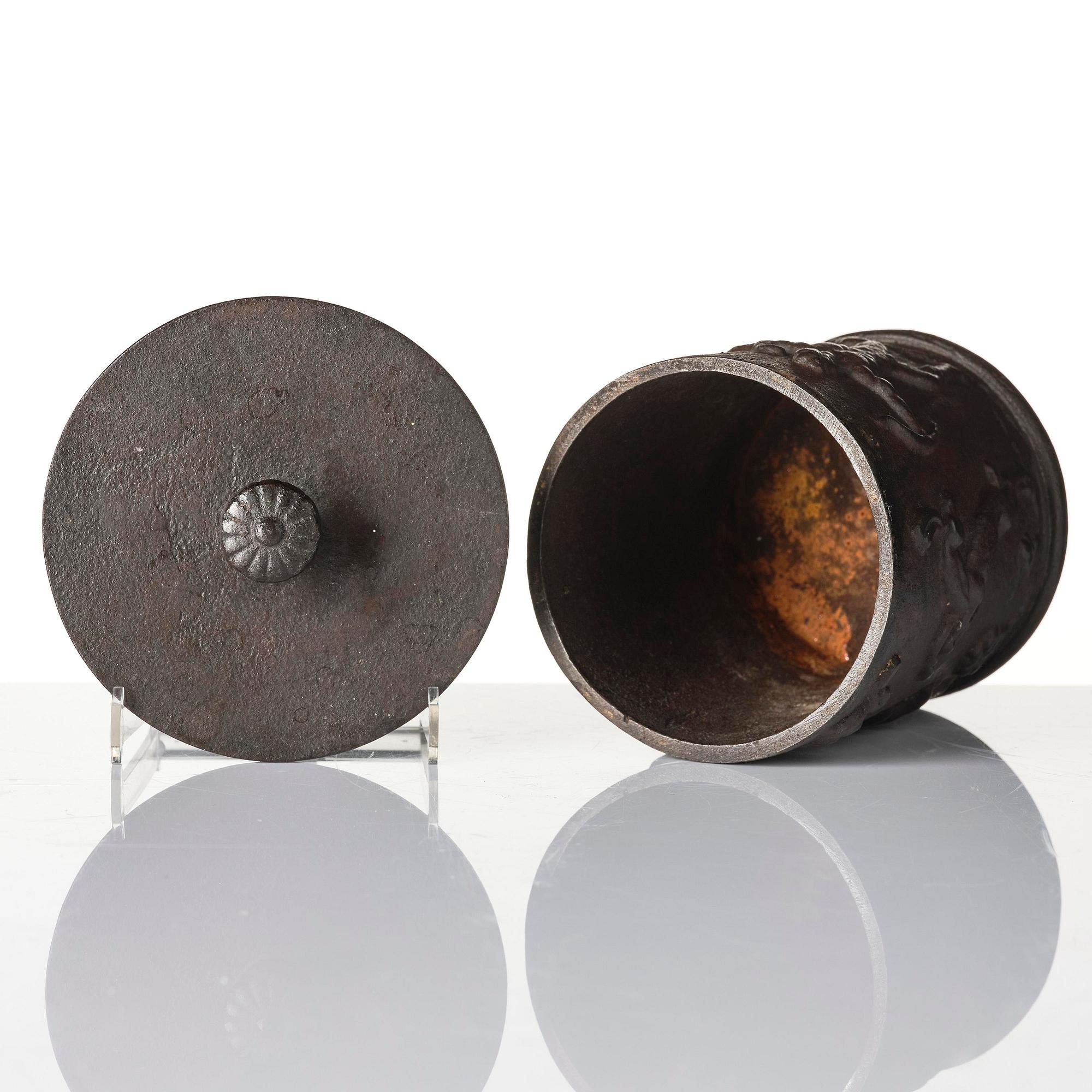 Carl Elmberg, a ”Tobaksburk N:r 1” tobacco jar with lid, Näfveqvarns bruk.