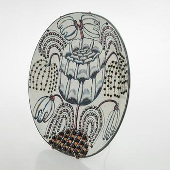 Birger Kaipiainen, A ceramic decorative dish, signed Kaipiainen Arabia.