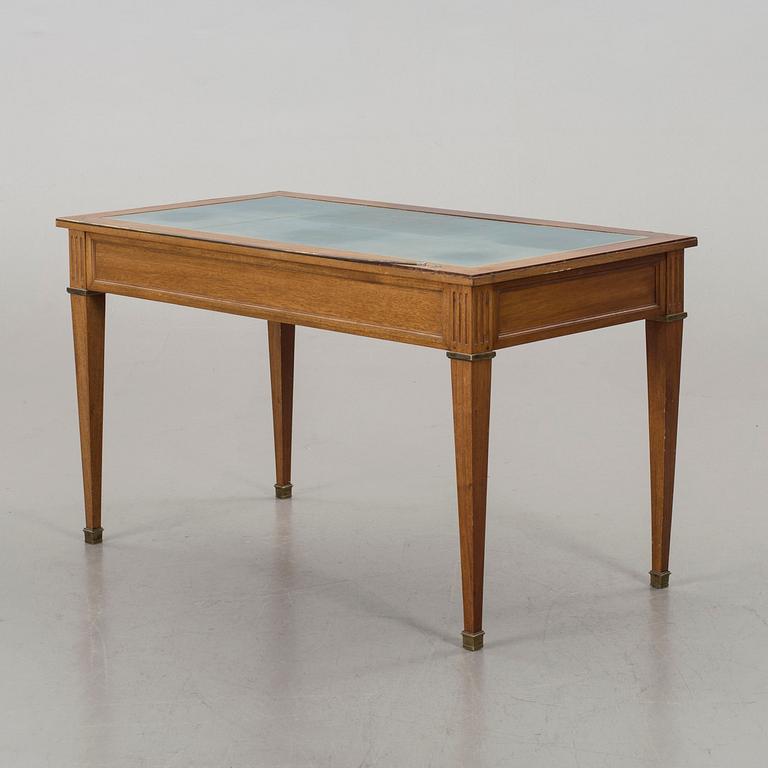 SKRIVBORD med stol England 1900-tal.