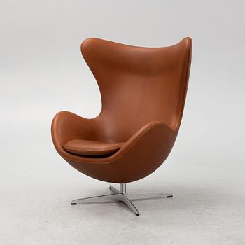 An 'Egg chair' by Arne Jacobsen, for Fritz Hansen, Denmark.