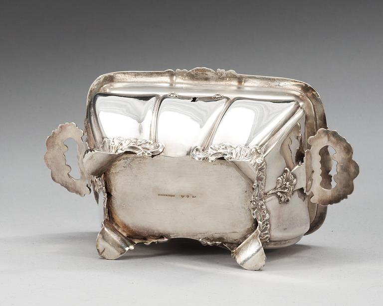 A Swedish 19th century silver sugar-casket, makers mark of Gustaf Möllenborg, Stockholm 1846.