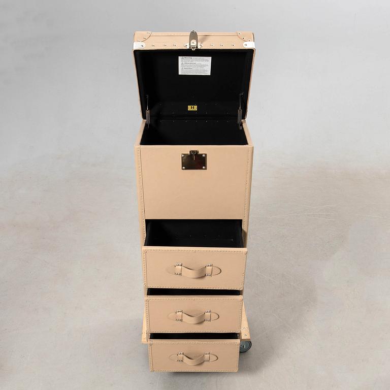 Translation: "Kelly Hoppen chest of drawers England modern production".