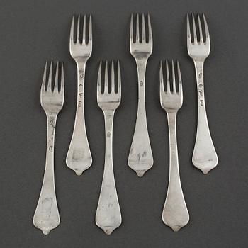 6 silver forks, 18th century.