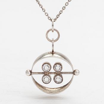 Elis Kauppi, Halsband, silver och bergskristall, Kupittaan Kulta, Åbo 1966.