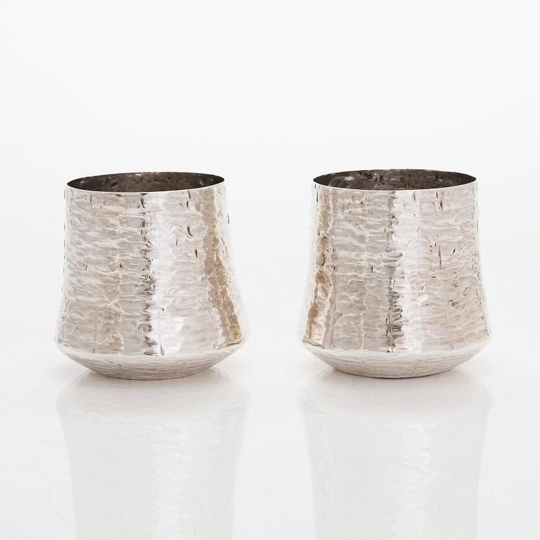 Tapio Wirkkala, tillbringare och bägare, 6 st, sterlingsilver, Kultakeskus, Tavastehus 1973-1974.