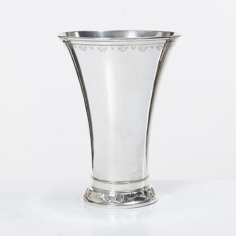 Guldsmedsaktiebolaget (GAB), A Swedish silver beaker, Stockholm 1936.