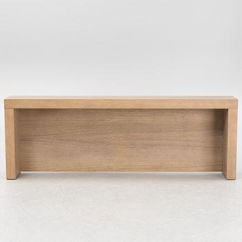 Helene Hennie, sidobord, "Chevely", Slettvoll.
