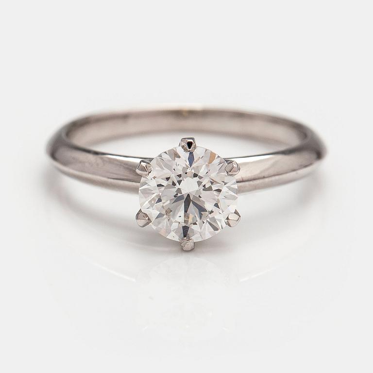 An 18K white gold ring with a ca 1.23 ct brilliant-cut diamond. With GIA certificate.