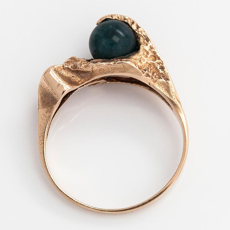 Björn Weckström, a 14K gold ring 'Hidden agate' with a moss agate for Lapponia 1978.