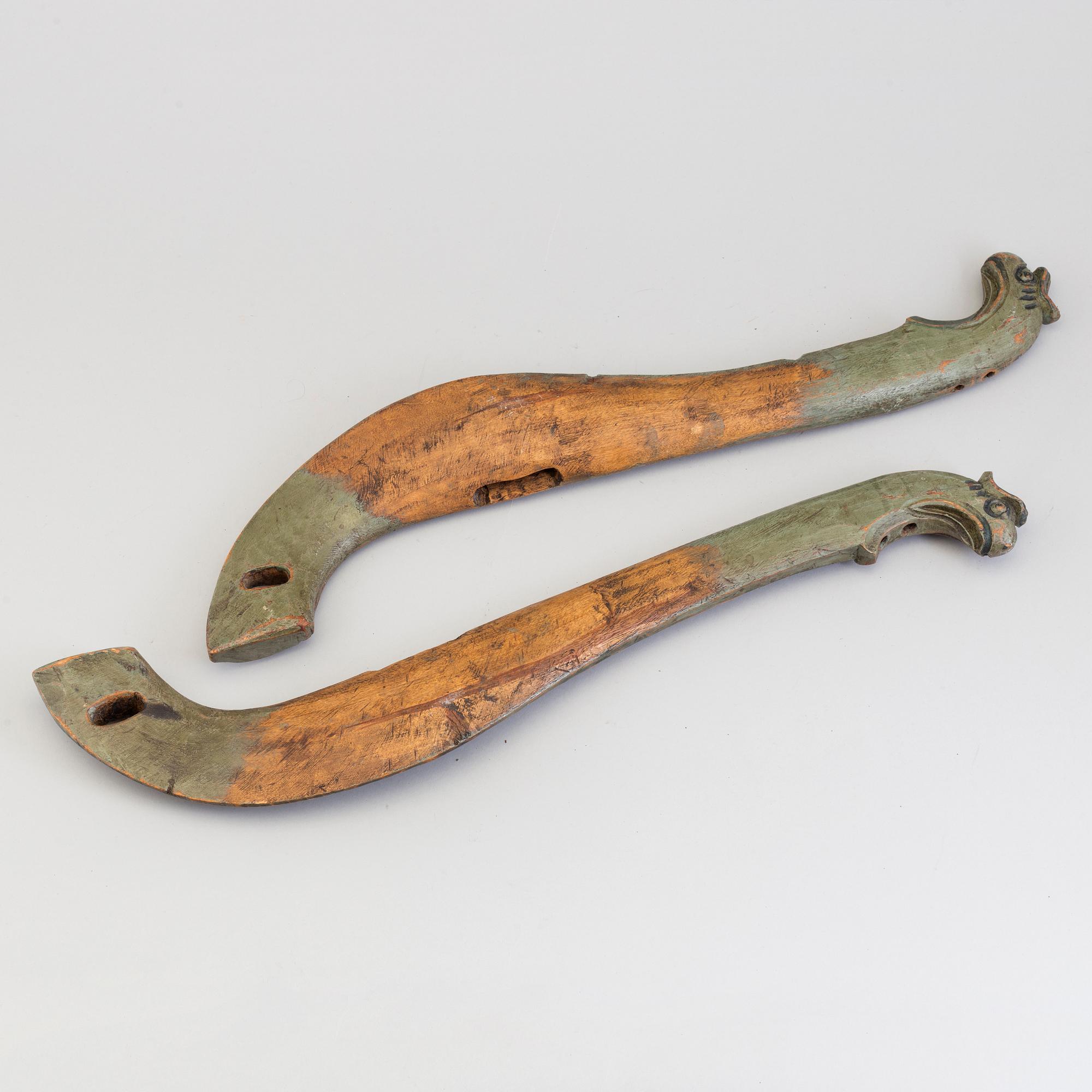 LOKOR, ett par, med fågelhuvuden, 1800-tal.