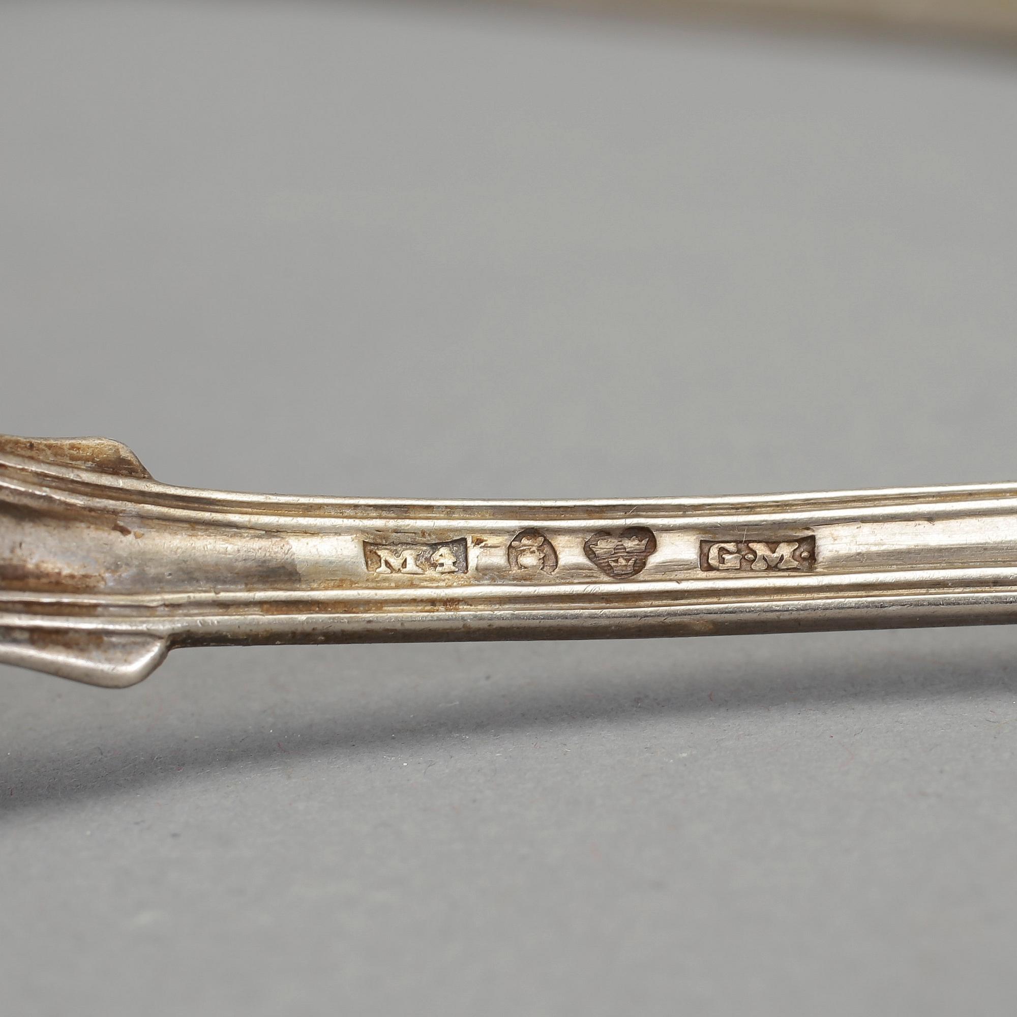 PARTI SILVER, 32 delar. 1800/1900-tal. Tot ca 1540 g.