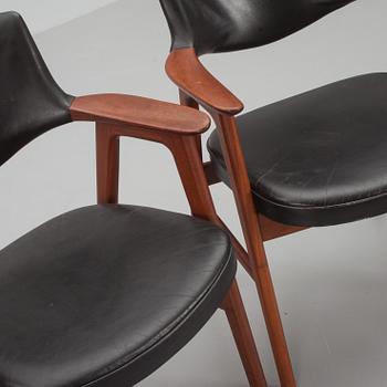 KARMSTOLAR, ett par, Erik Kirkegaard, Höng Stolefabrik, Danmark, märkta.