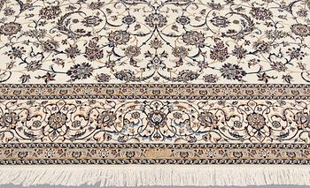 A part silk Nain carpet, so-called 6LAA, approx. 400 x 304 cm.