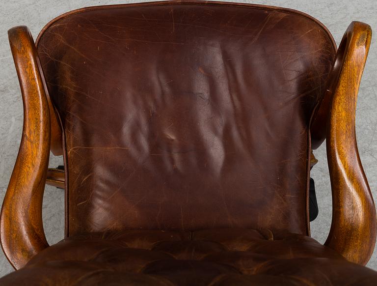 A mid 20th century chair.