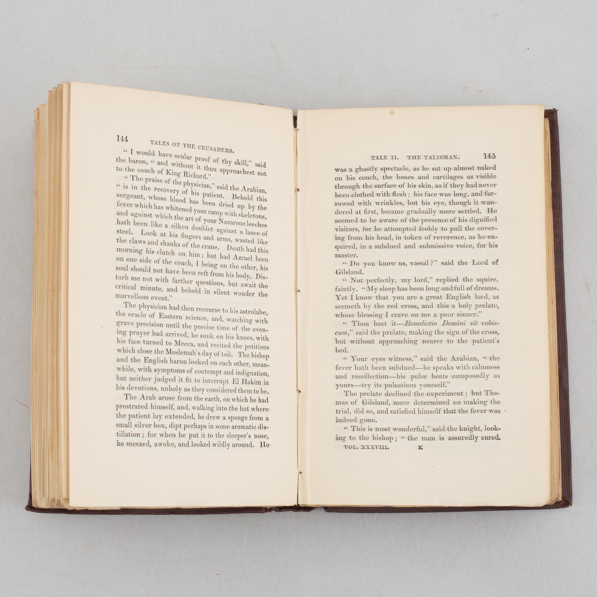 SIR WALTER SCOTT, 35 volymer. The Waverly Novels. Published 1831 by Robert Cadell. Printed by Ballantyne and Co.