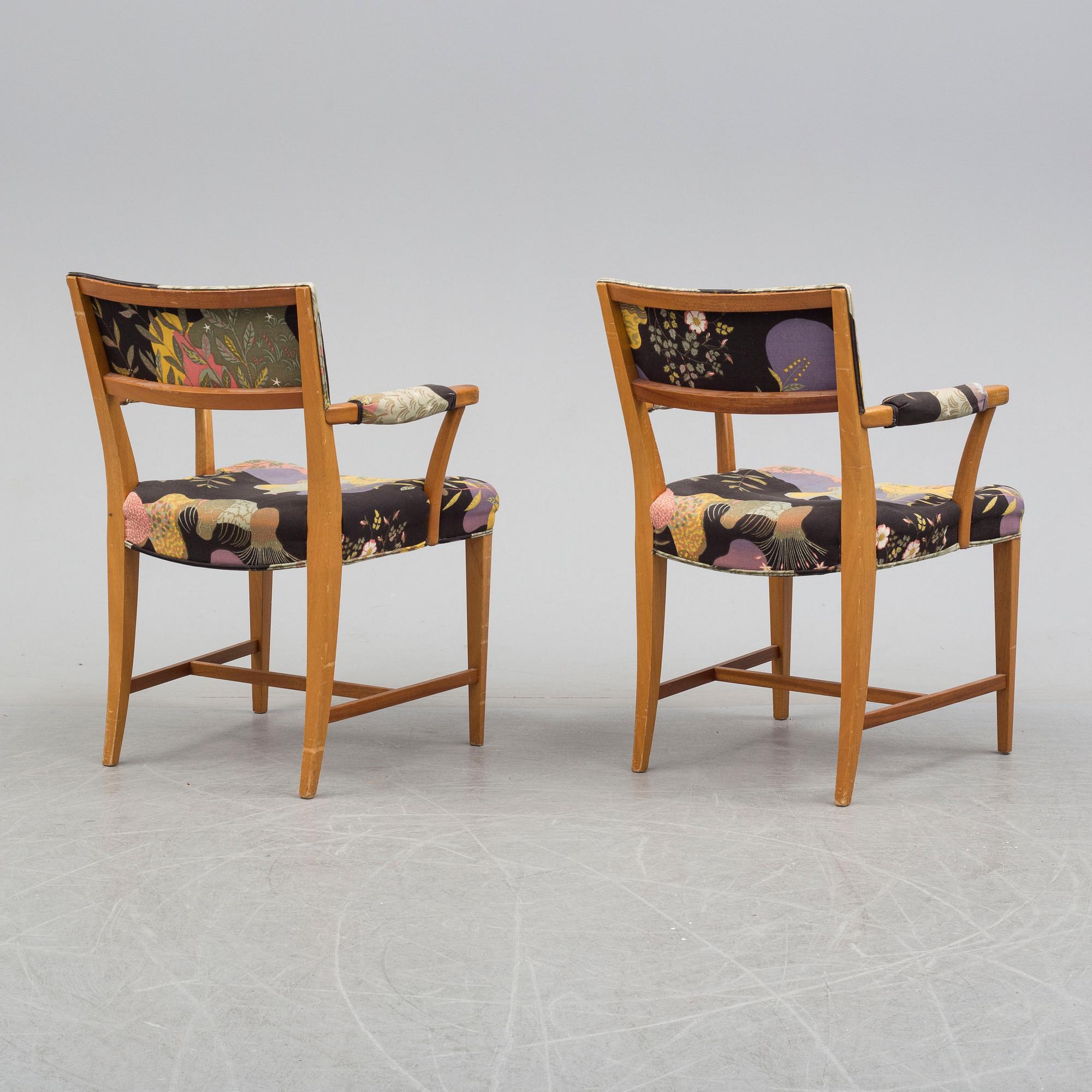JOSEF FRANK, karmstolar, ett par, Firma Svenskt Tenn, modell 695.